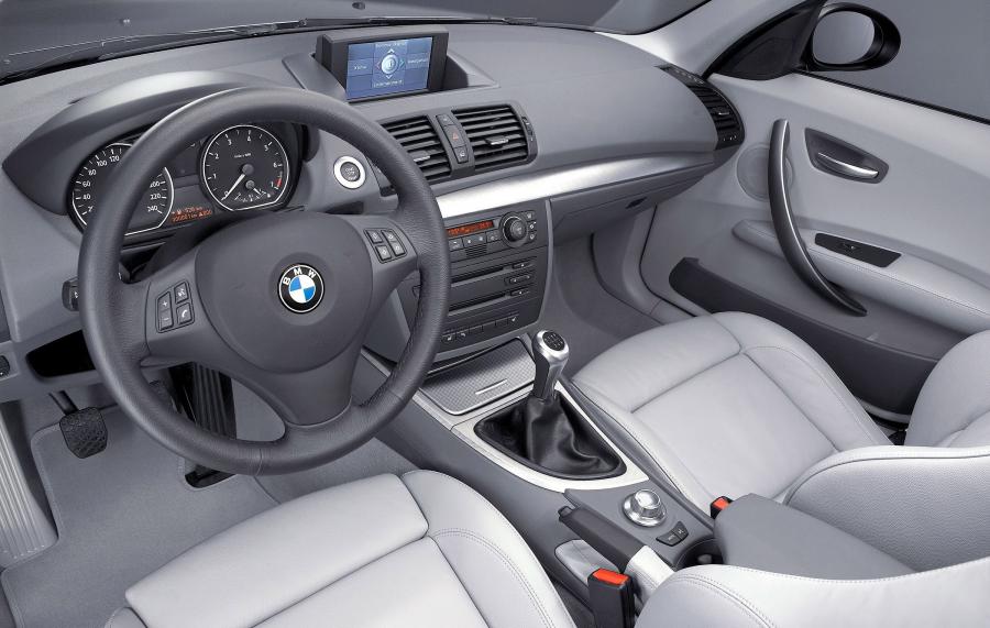  BMW 1-Series 2004 года  (фото 2 из 4)